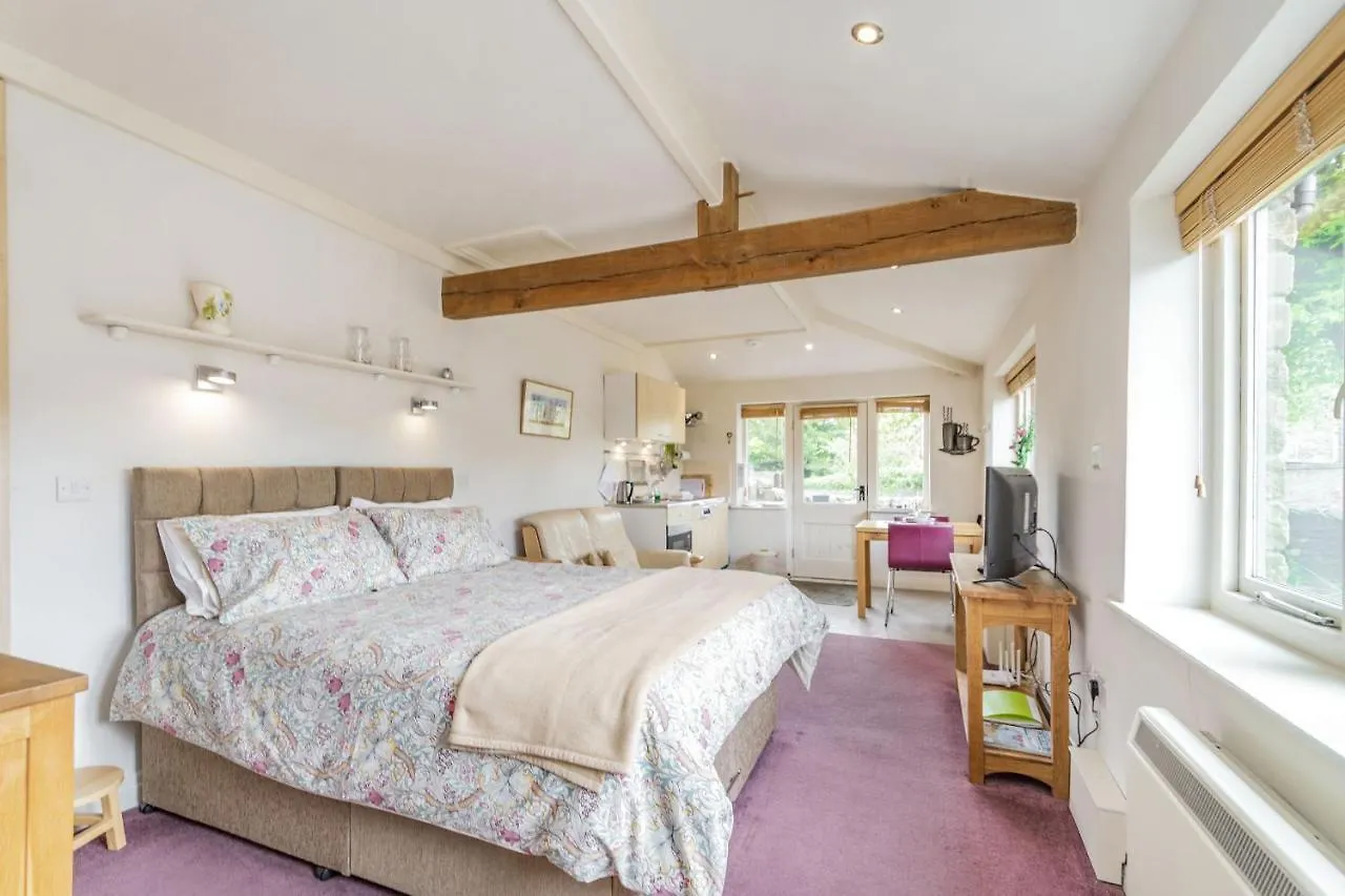 The Friendly Room Austwick 0*,  Regno Unito